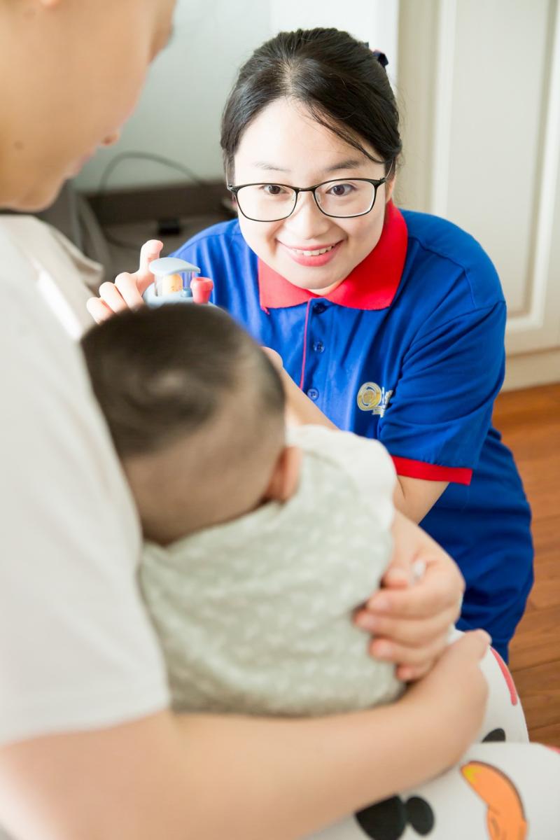 月嫂多的榜样！硕士离开央企做月嫂 温暖宝妈哺乳时光